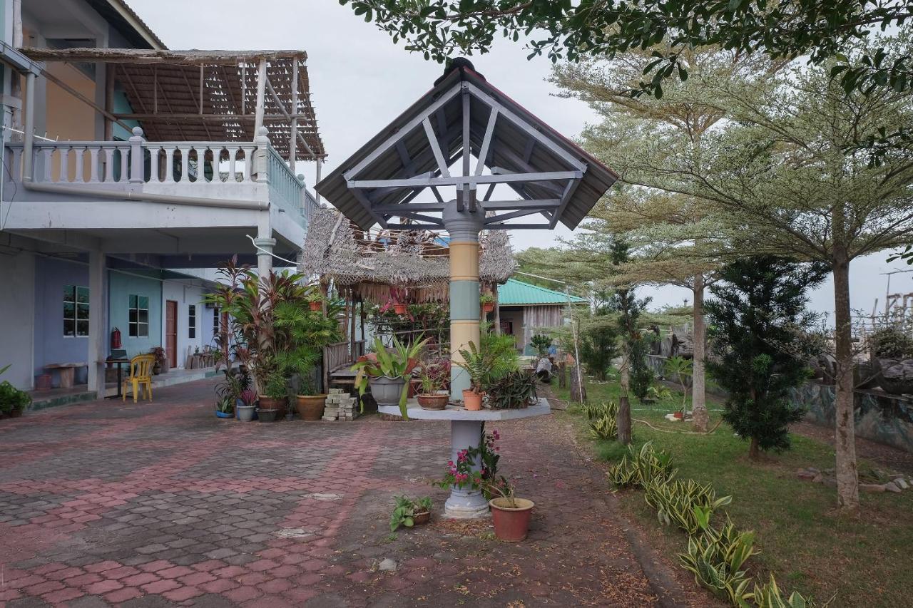 Oyo 90015 Indah Chalet Kuala Rompin Eksteriør bilde